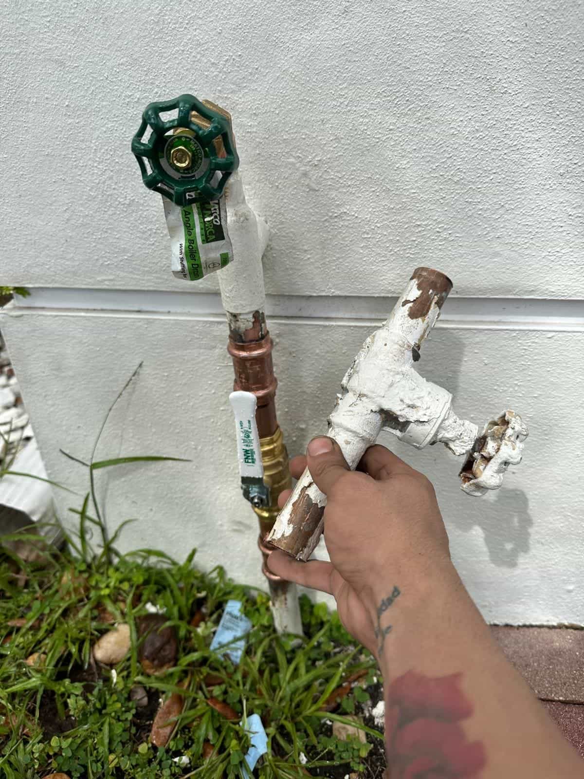 Before and after of a Main valve replacement by a plumber in Kendall